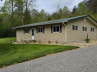 1862 Claysville Rd, Crossville, TN 38571