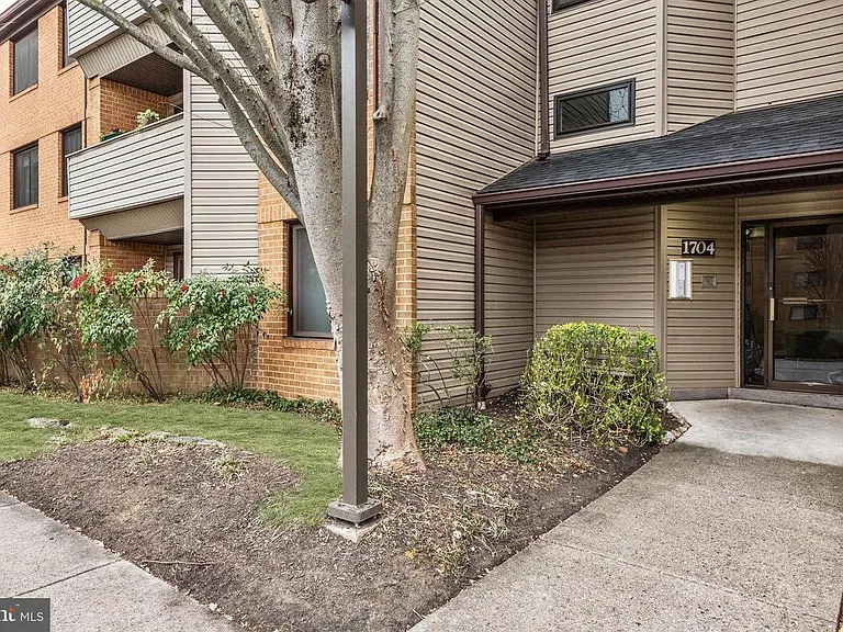 1704 Mount Washington Ct #F — Photo 17
