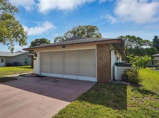10800 Los Santos Dr, Port Richey, FL 34668