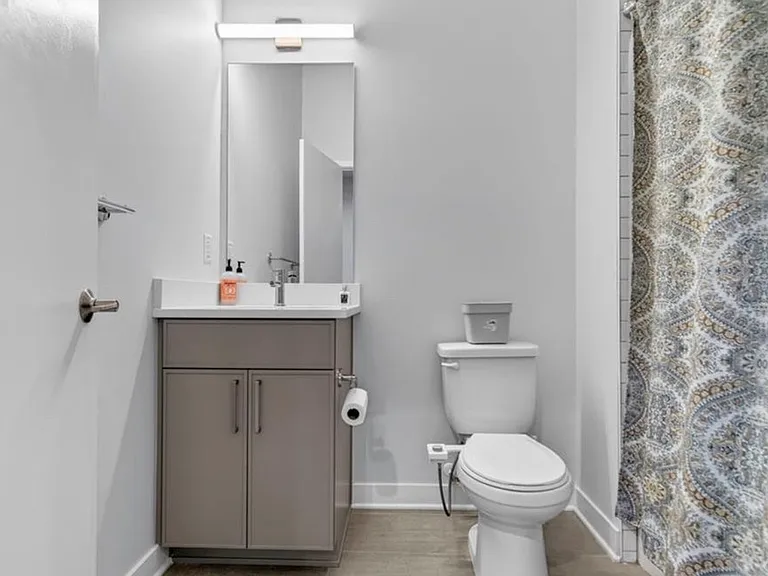 2246 Tracy Ave — Photo 10