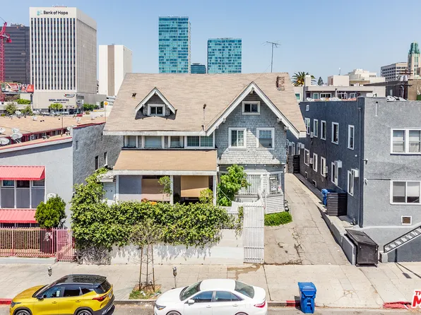 2961 W 8th St, Los Angeles, CA 90005