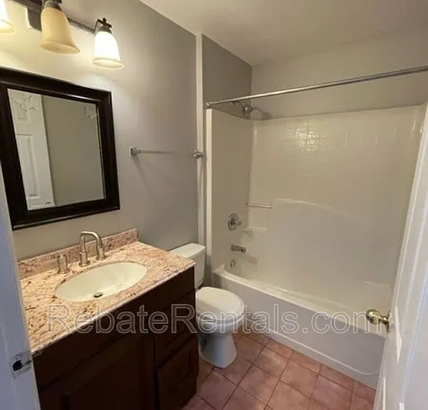 10538 Lantana Lakes Dr N — Photo 17