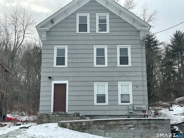 411 School St, Putnam, CT 06260