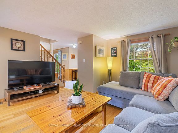 4th image of 209 Elmira Rd S
