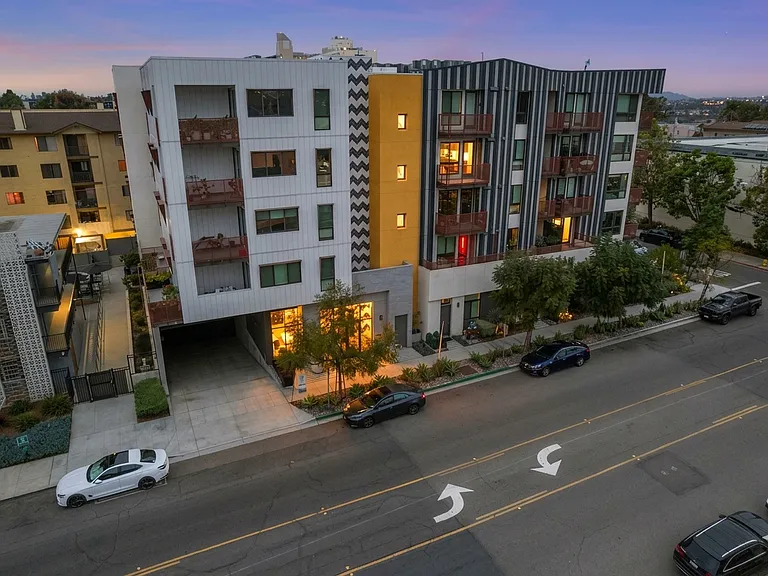 Arbor Crest on Fourth — Photo 10
