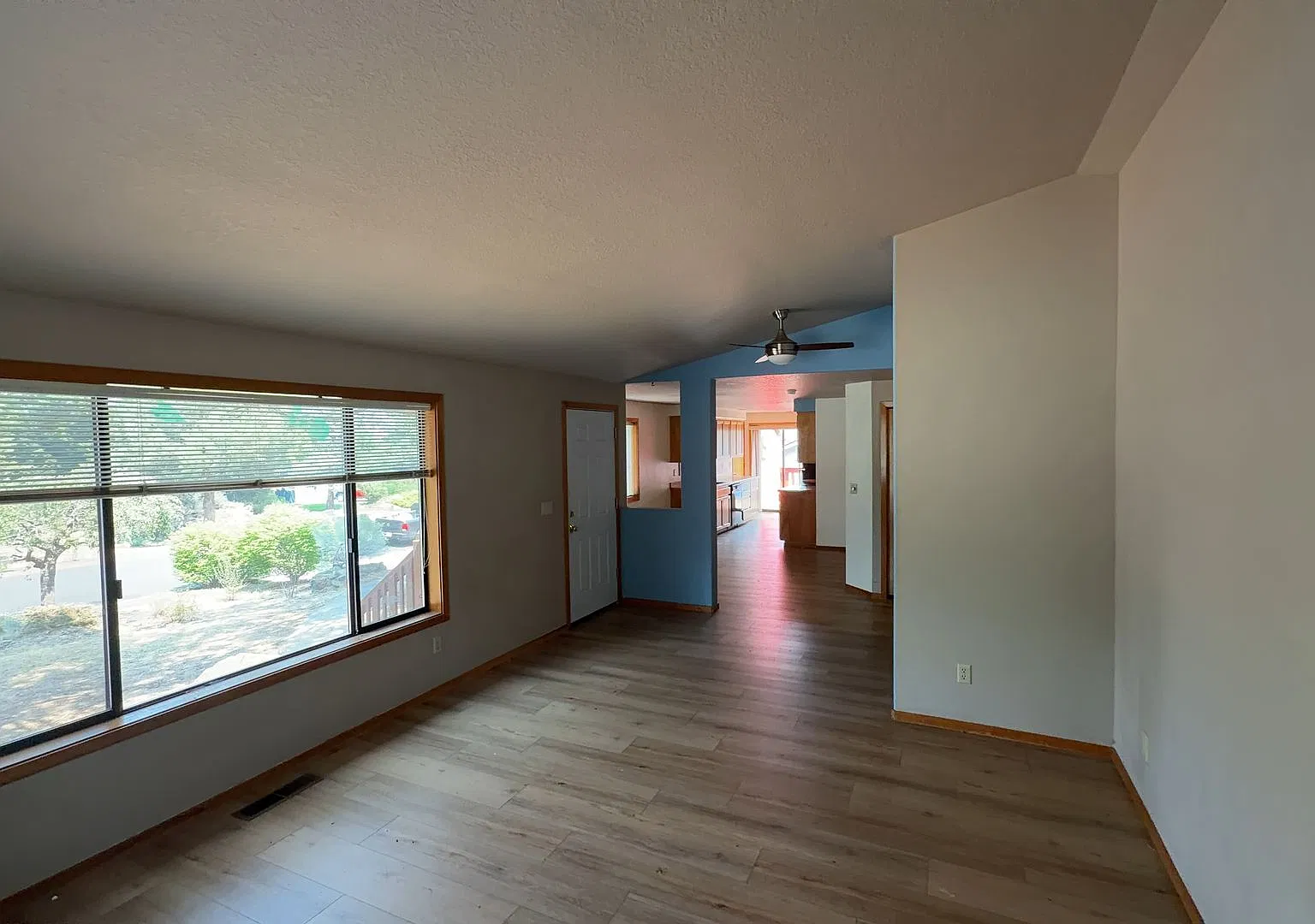 3 Bedroom / 2 Bathroom Home in NE Bend. — Photo 3