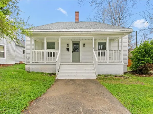 405 N 4th St, Mebane, NC 27302