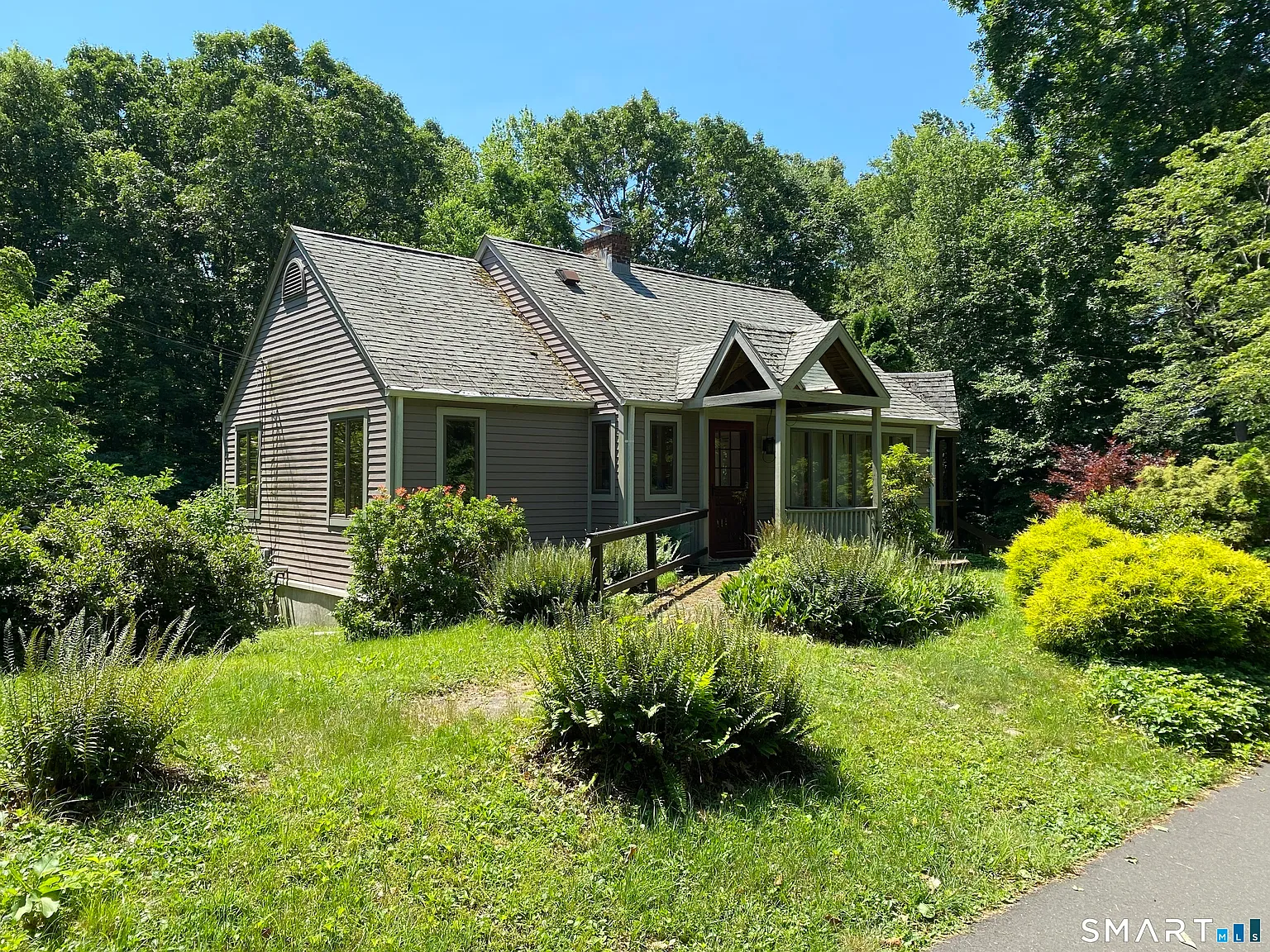 2 bed, 1.0 bath, 1018 sqft, $2,700 — Photo 1