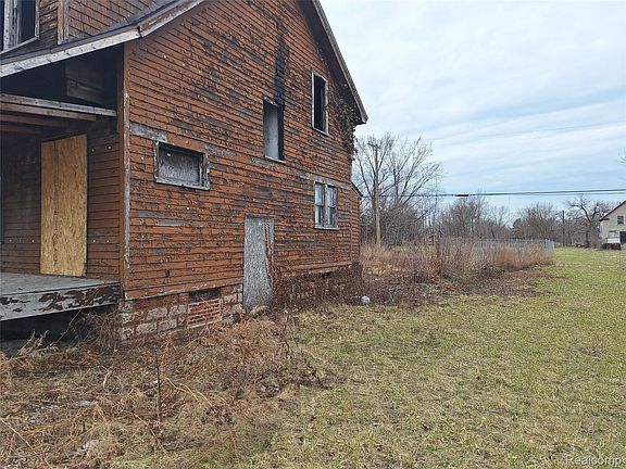 5th image of 308 Cortland St