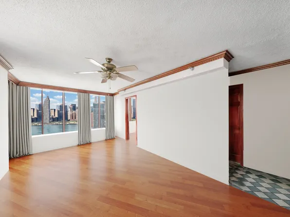 4-74 48th Avenue image 4 of 16