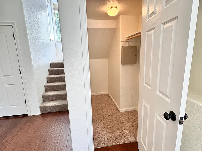 2520 Napoli Dr — Photo 9