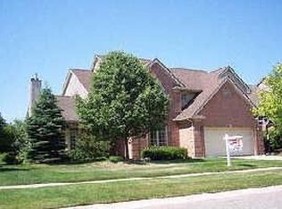 1418 Kentfield Dr, Rochester, MI 48307