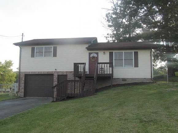 1st image of 192 Woodlawn Cir
