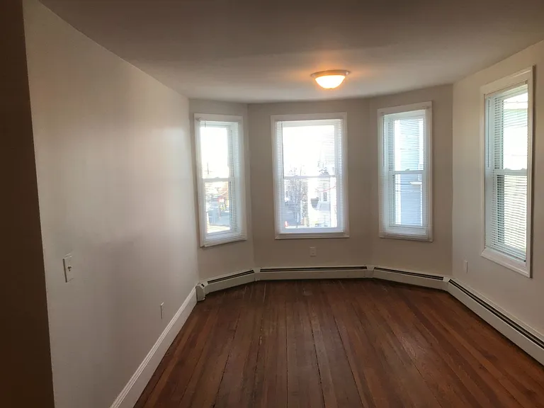 39 America St — Photo 19