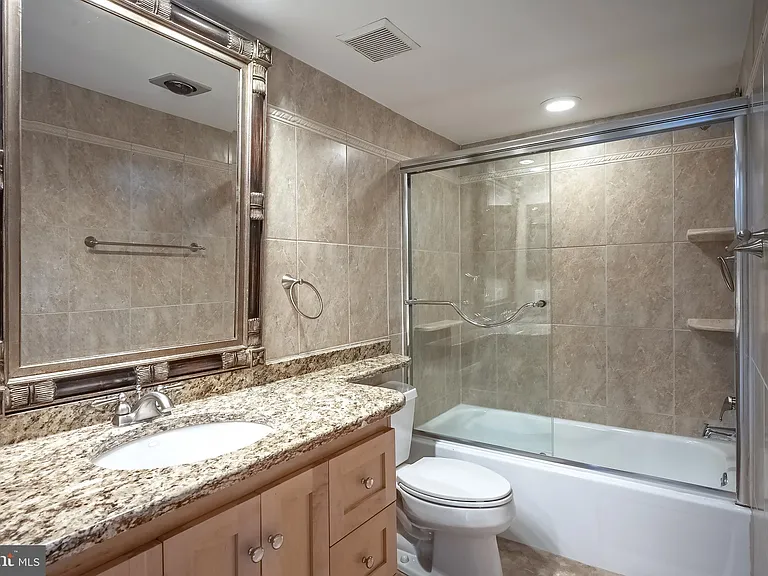 1800 Old Meadow Rd #1712A — Photo 37