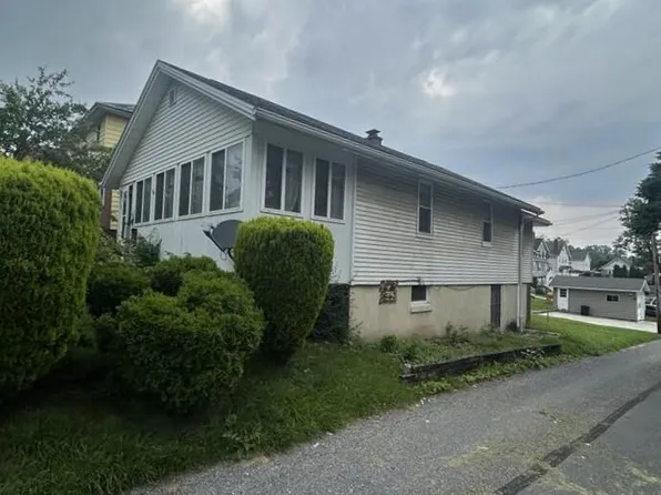 852 38th St, Altoona, PA 16601