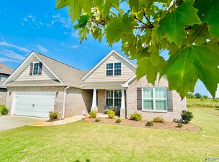 25 Yorkshire Ln, Priceville, AL 35603