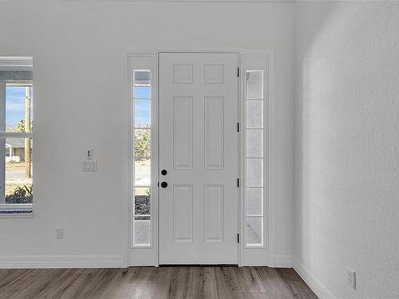 4th image of 902 SW 2nd St