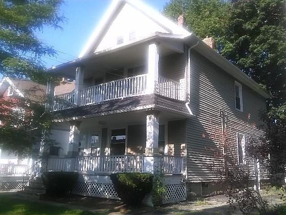 3rd image of 1629 Larchmont Ave