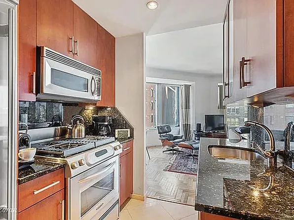 150 West 56th Street 6003 image 2 of 6
