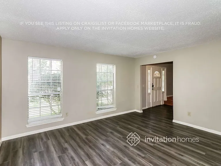 16011 Sweetwater Creek Dr — Photo 4