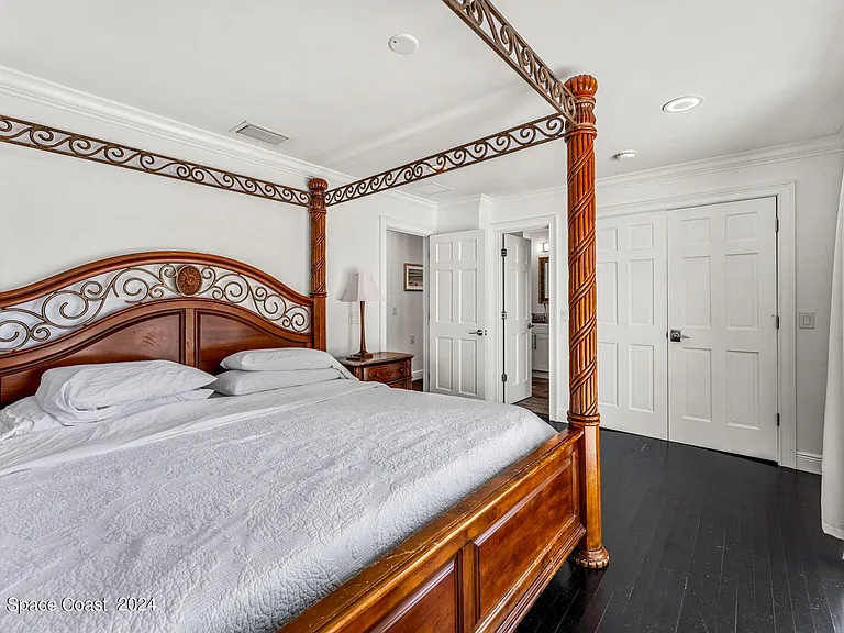 265 Marion St — Photo 24