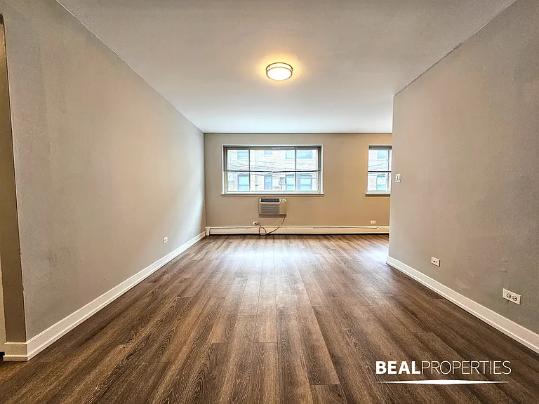 528 W Oakdale — Photo 42