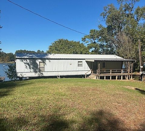 2nd image of 110 Point Dr