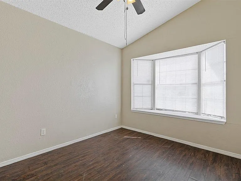 10311 Tamworth Dr — Photo 27
