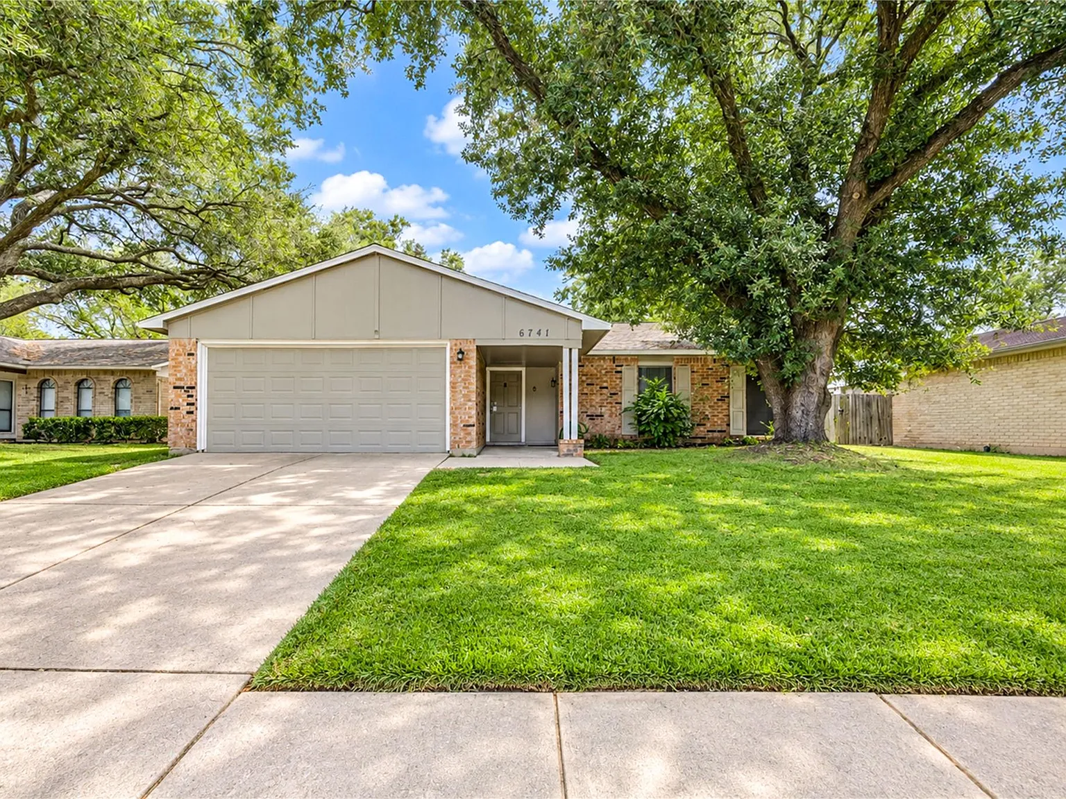3 bed, 2.0 bath, 1529 sqft, $1,890 — Photo 1