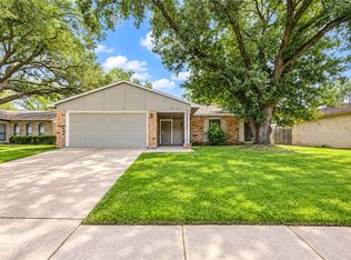 6741 Tara Dr, Richmond, TX 77469