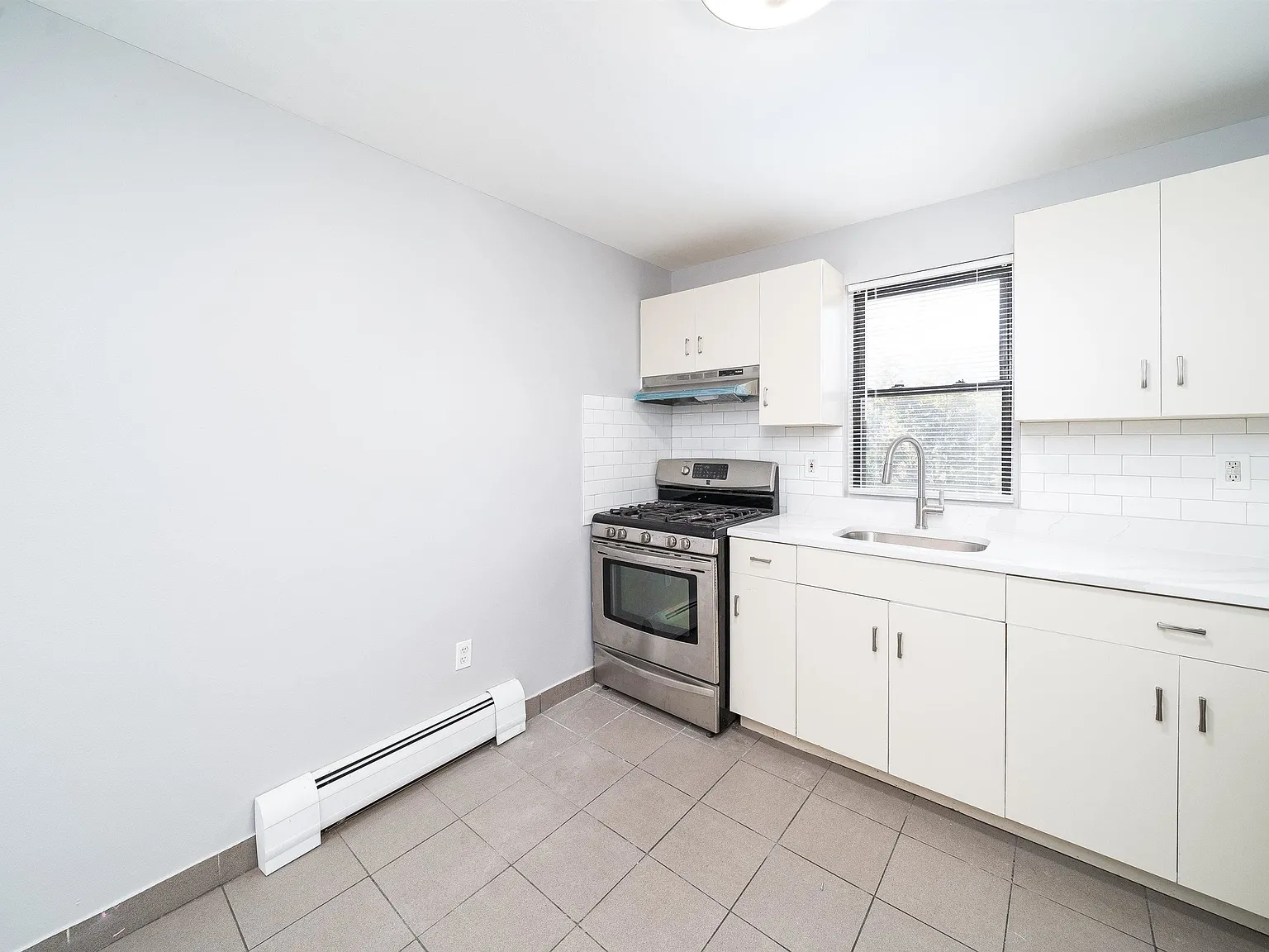 1 bed, 1.0 bath, $1,700 — Photo 4