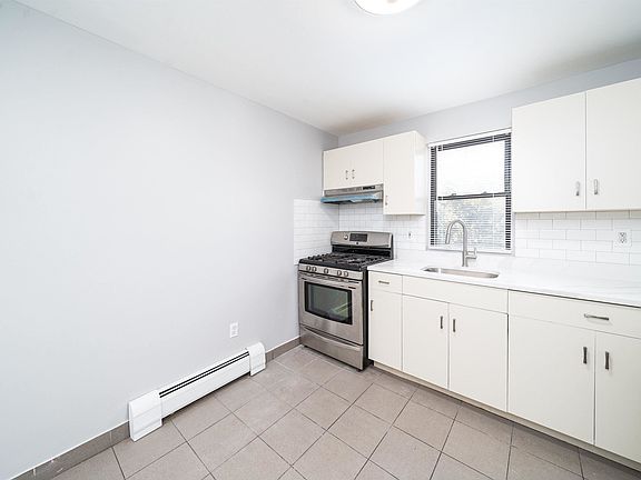 4th image of 43 W 9th St APT 9