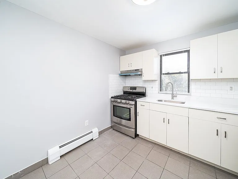 43 W 9th St #6 — Photo 6