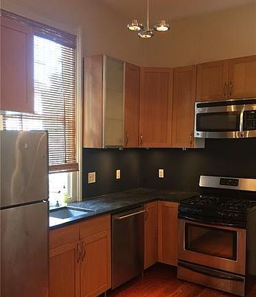 5th image of 3939 Banks St #3939