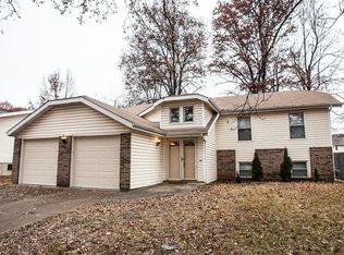 2315 Cedar Lake Dr, Maryland Heights, MO 63043