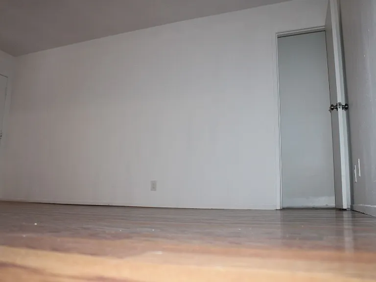 2515 Manchester Ave — Photo 5