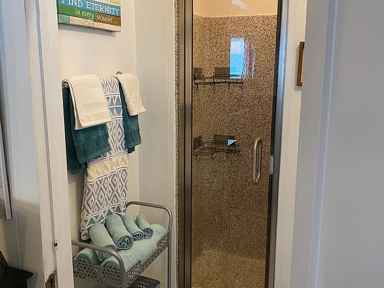 2227 Bolinas St #2 — Photo 25