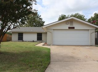 4723 SE Sunnymeade Dr, Lawton, OK 73501