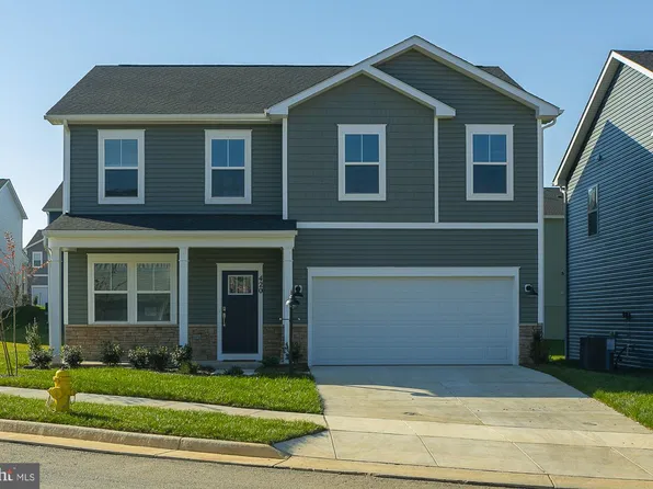 420 Gravenstein Ln, Martinsburg, WV 25401