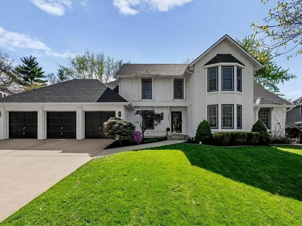 12028 Ballentine St, Overland Park, KS 66213