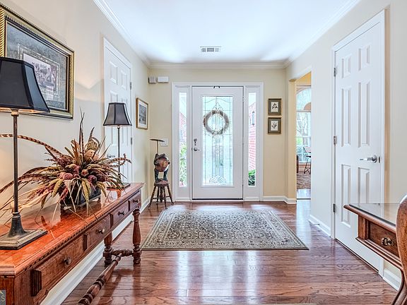 3rd image of 1170 Glen Ln