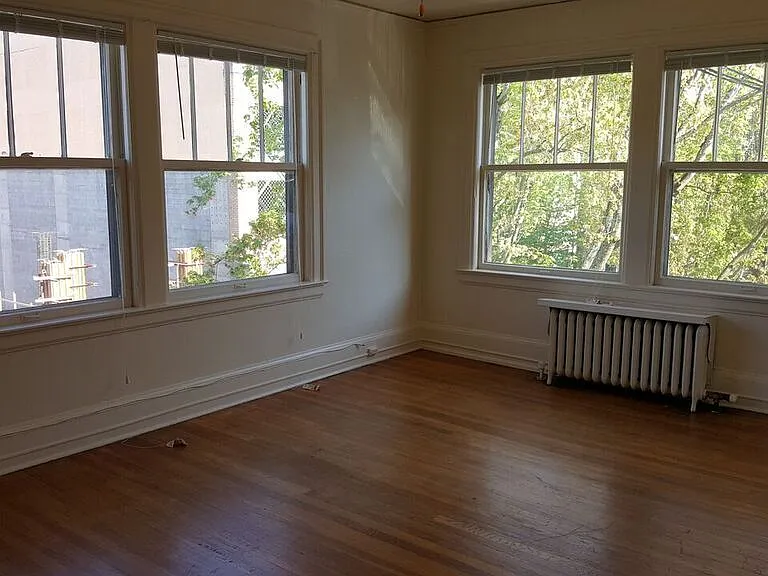 Lownsdale Apartments — Photo 22