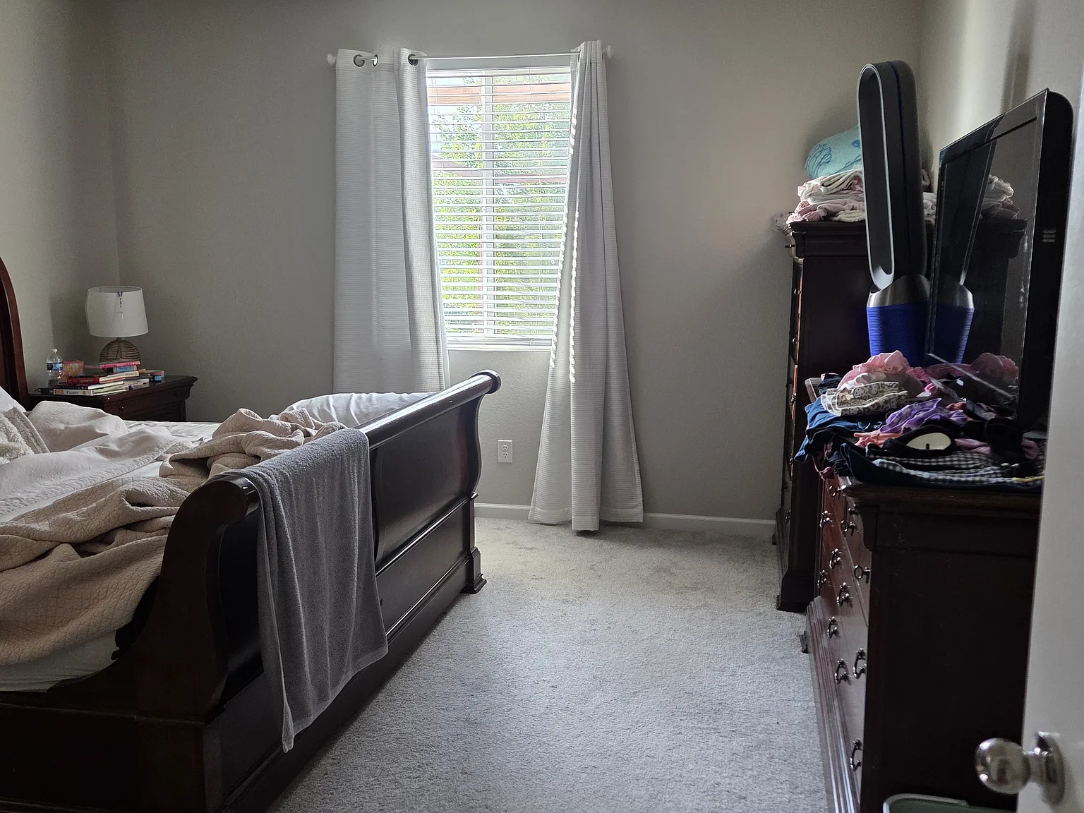 3 bed, 3150 sqft, $3,250 — Photo 1