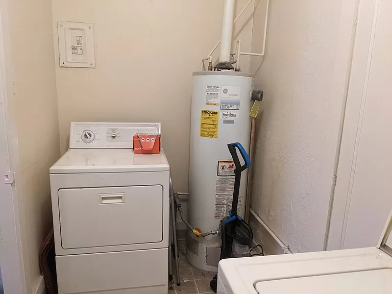 327 3rd Ave — Photo 96