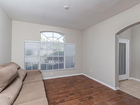 5th image of 10419 Canary Isle Dr