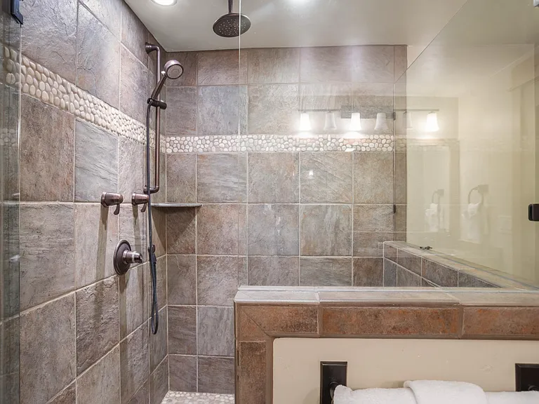 Ensuite Walkin Shower