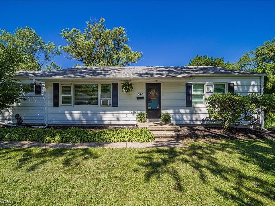 1st image of 640 Iroquois Trl