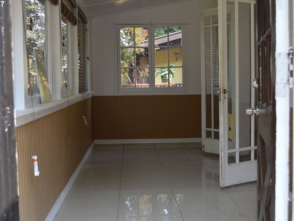 1st image of 10920 SE Home Ave