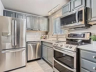 3rd image of 3653 Locust St